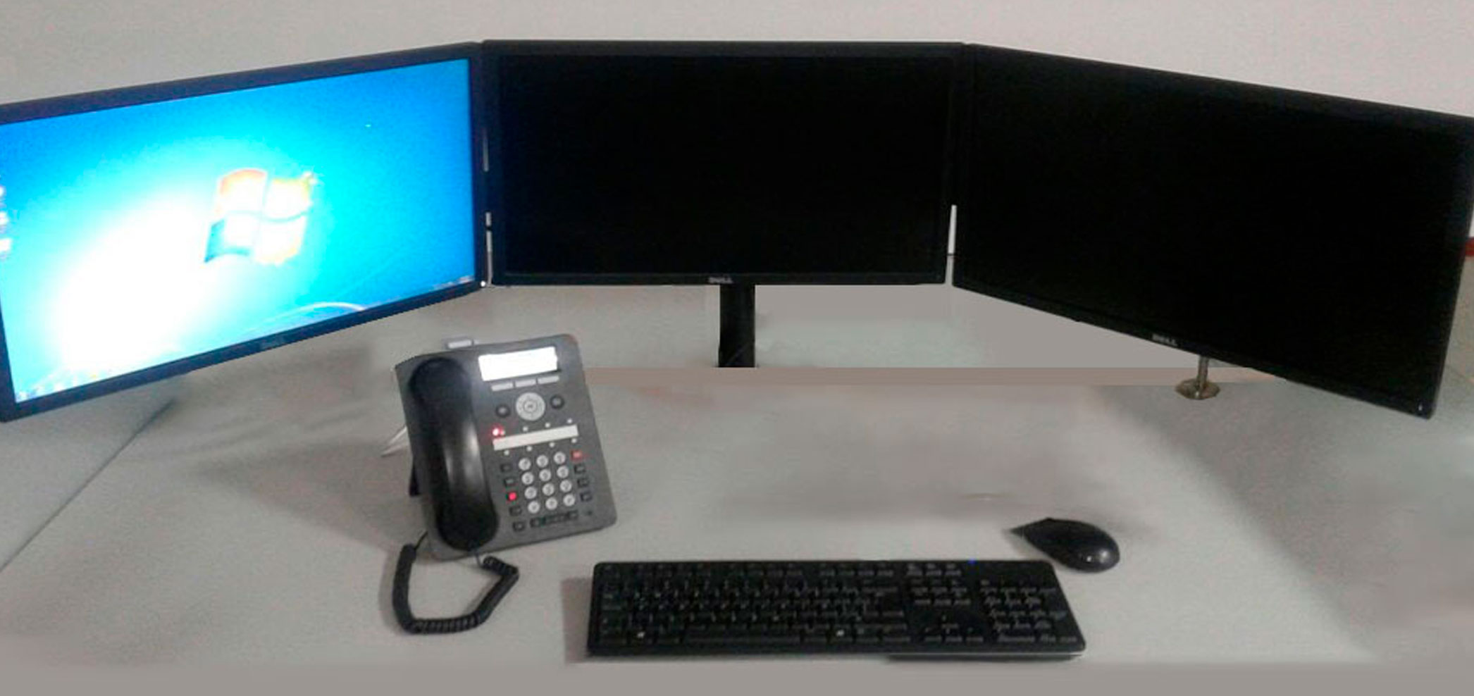 Base de escritorio para 3 monitores