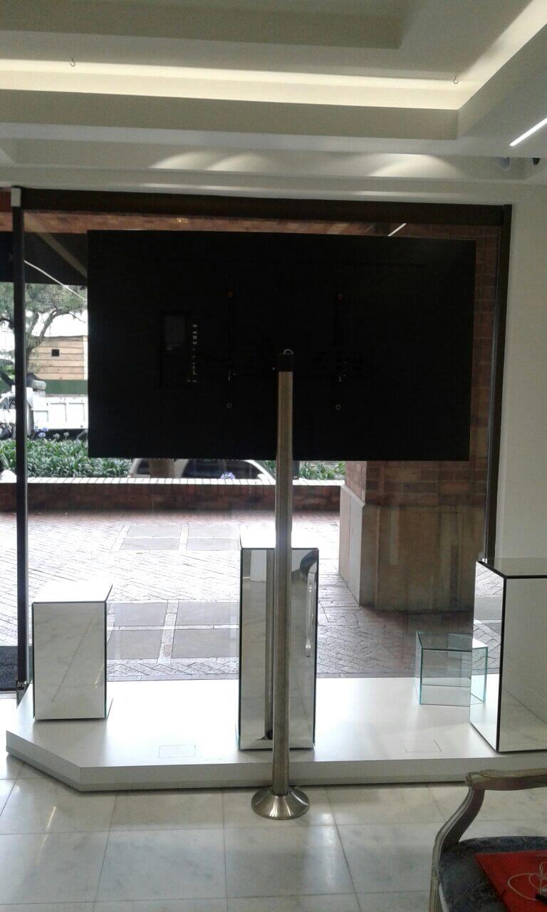Base fija para televisores instalada en Bogota