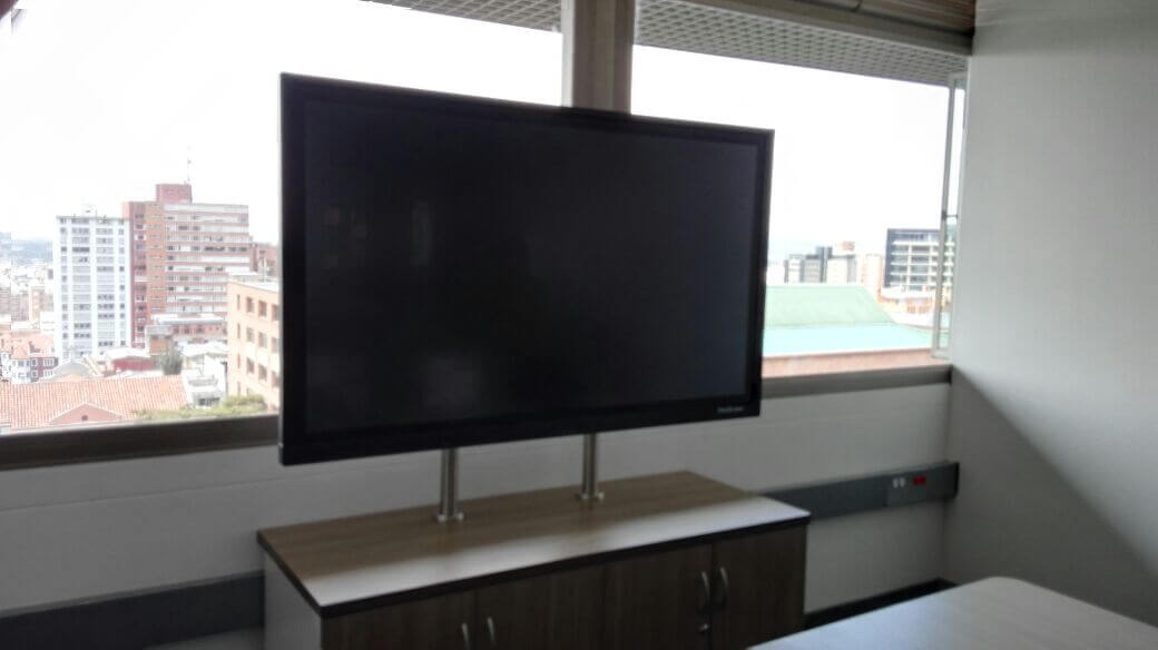 base para televisor touch screen