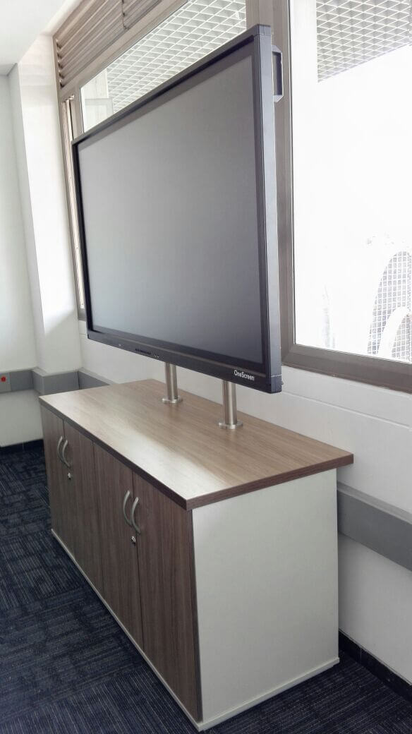 Instalacion de soporte de mesa para televisor onescreen