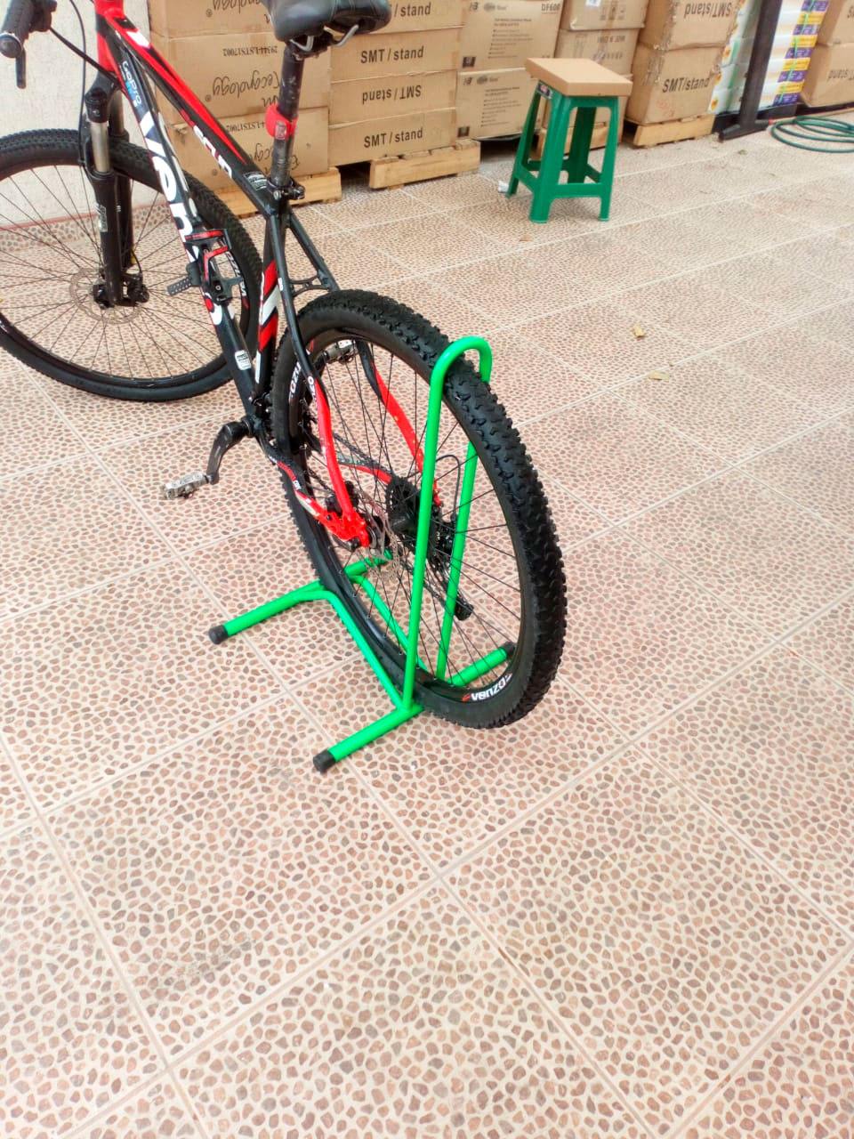 Soporte De Bicicleta Para Piso Con Diseño Desmontable Y Base Antidesli