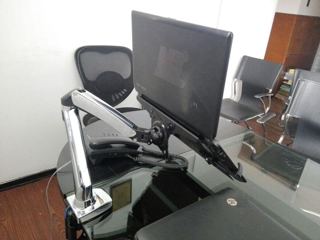 Soporte De Brazo Flexigas Para Computador Portatil Anclado A Escritorio