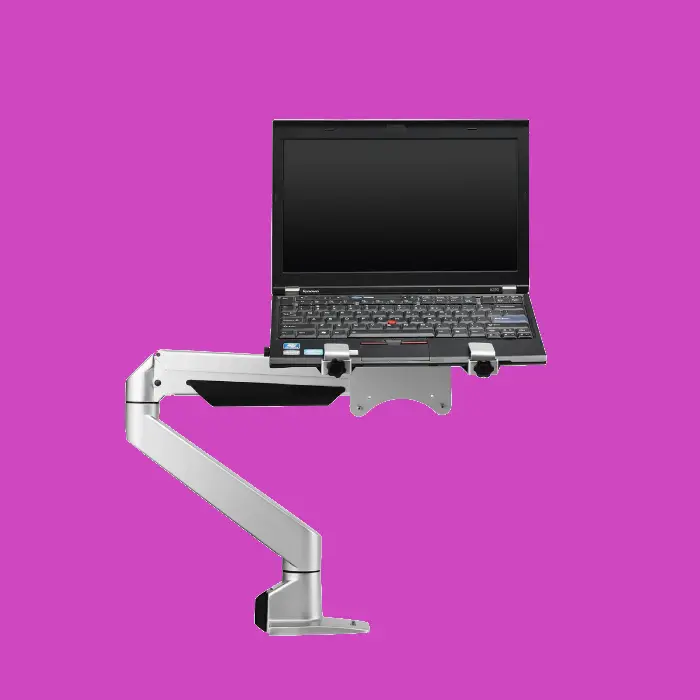 Laptop montada en soporte de pared con brazo retráctil